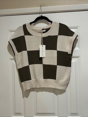 Moon & Madison oatmeal and olive Checkerboard sweater